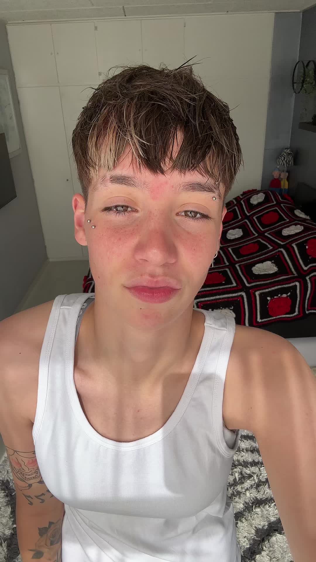 @tenyscha