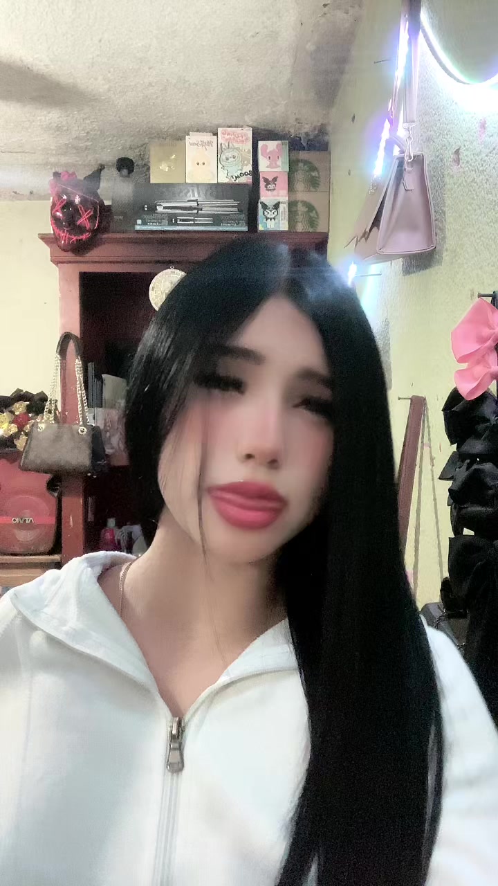 @🧔🏻&zwj;♀️