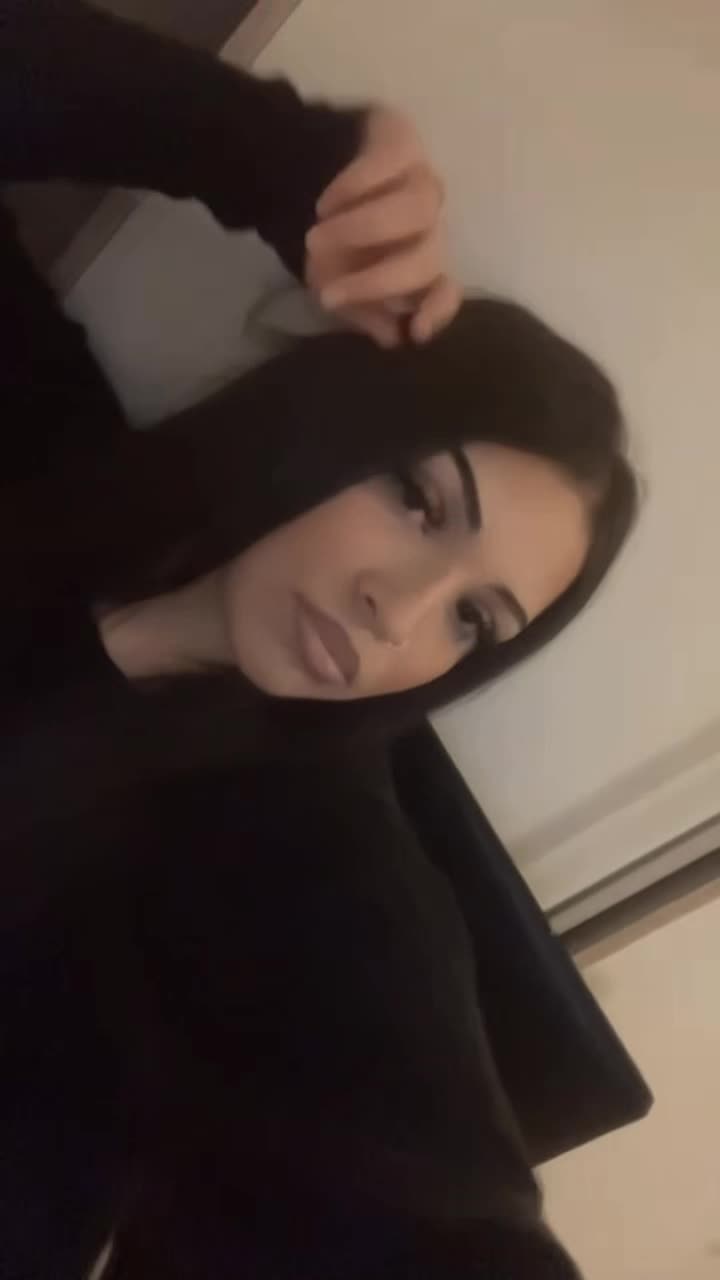 @𝐀𝐧𝐝𝐫𝐚 🩷