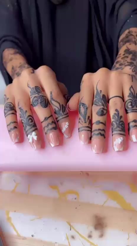 @chaمiLa arts henna💕💅