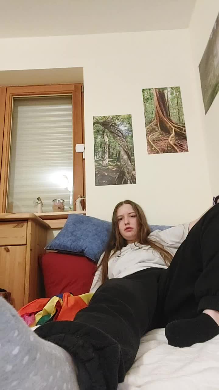 @elanieshi7