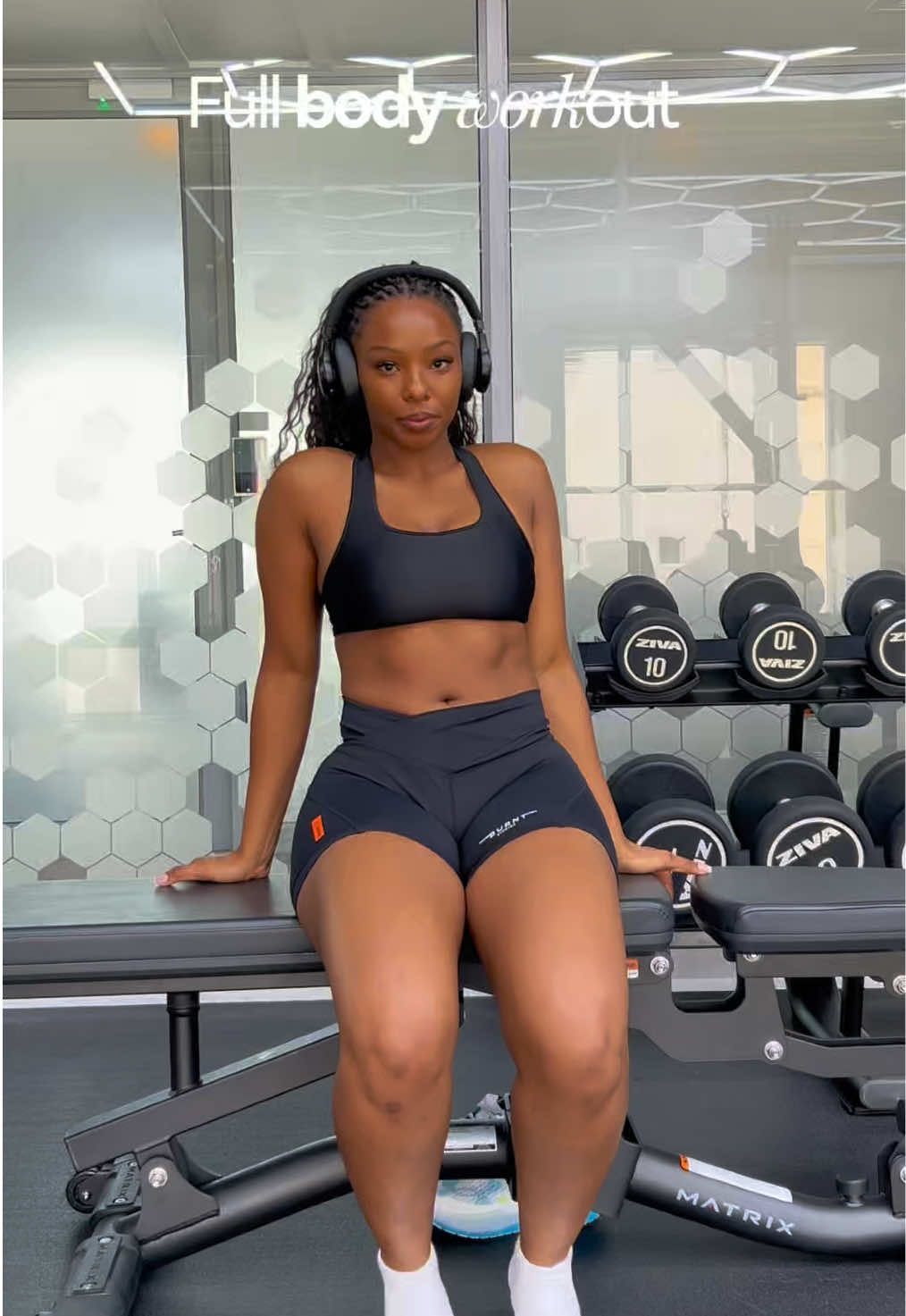 @KhanyaMzobe