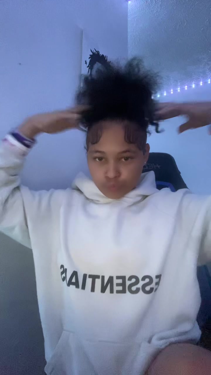 @adoreee.laura