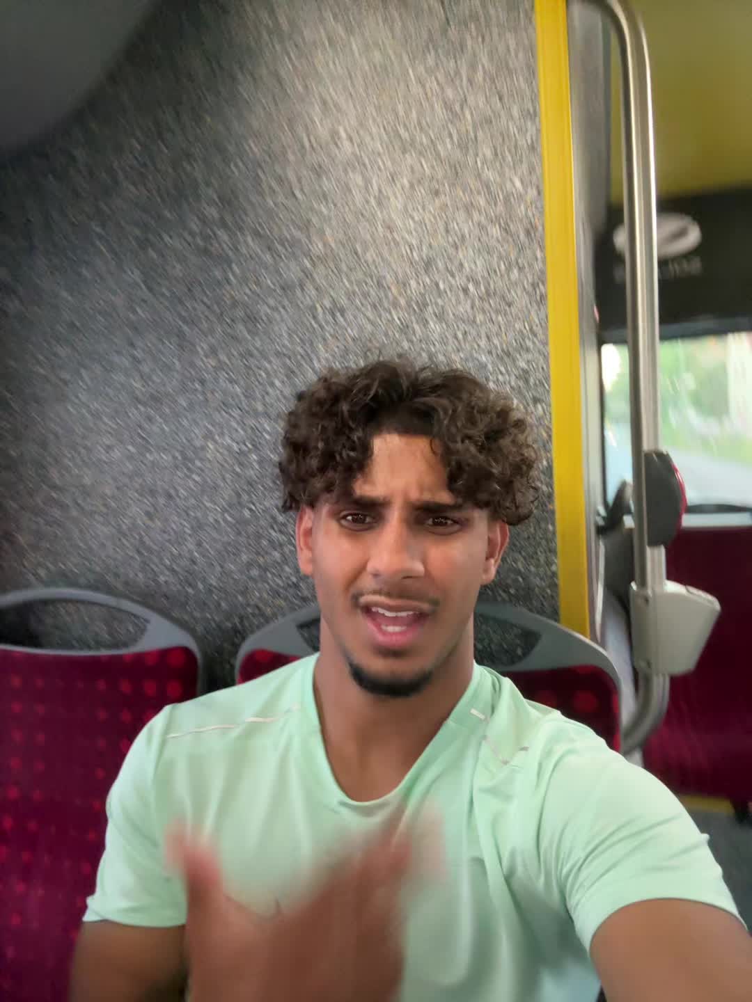 @𝒩𝒶𝒾𝓂🦍