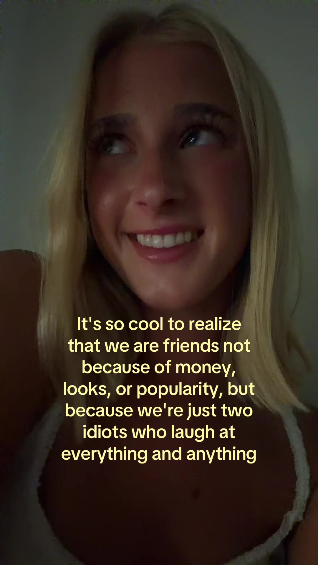 @theelliebarker