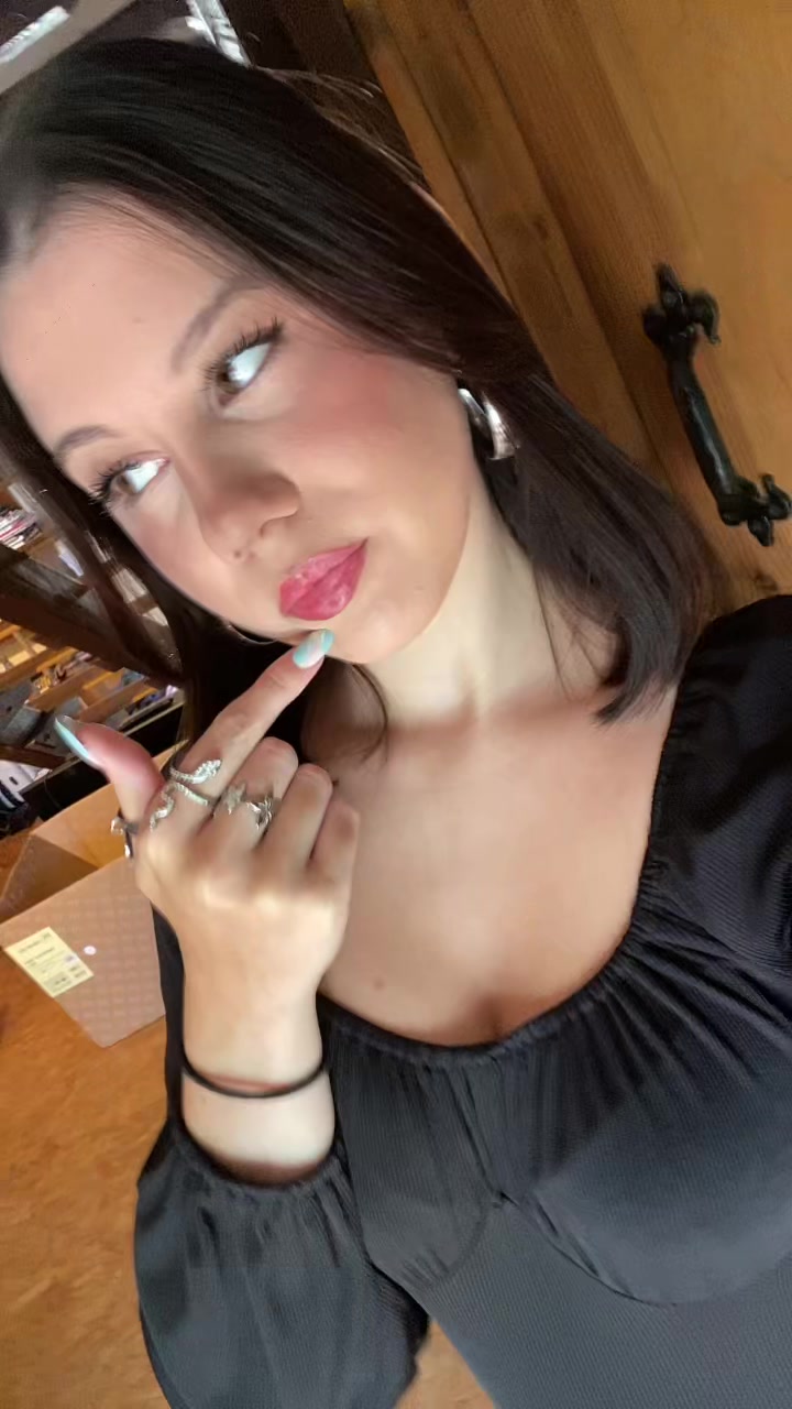 @ᥫ᭡cerise ᥫ᭡