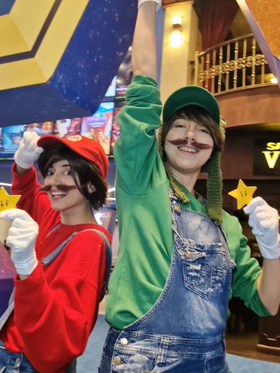 @YoungFrikiCosplay
