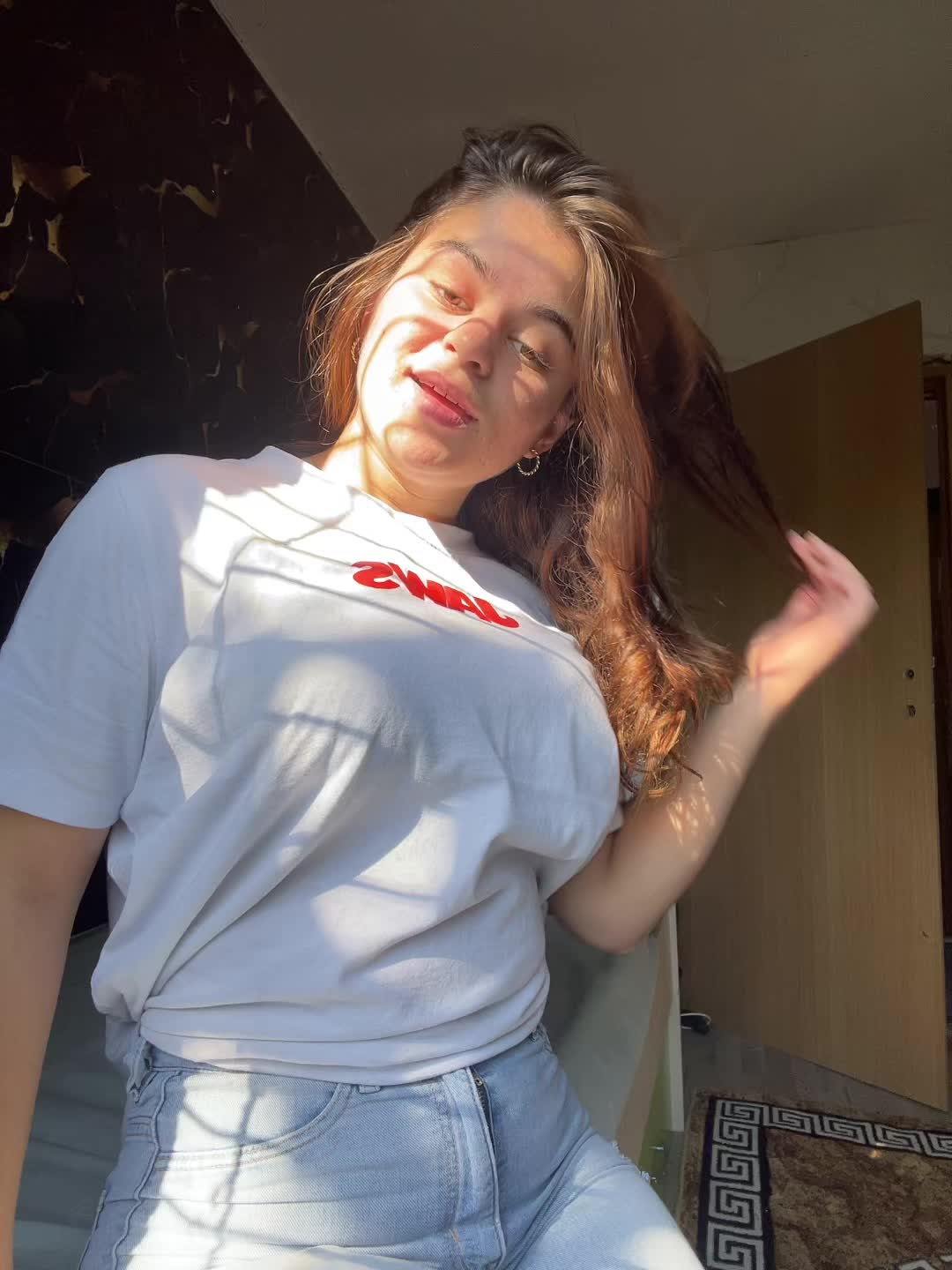 @Adelisa