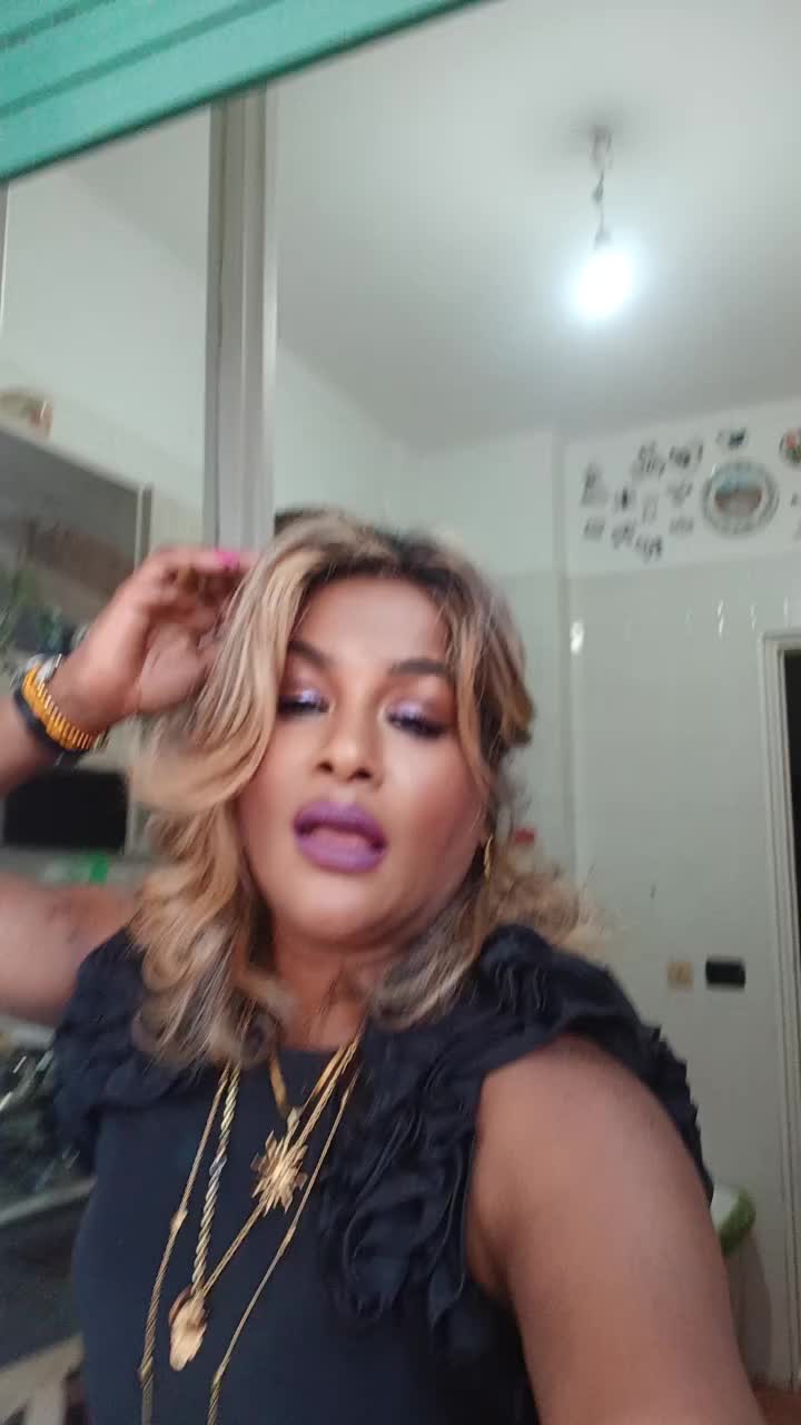 @Julie...💋💋❤