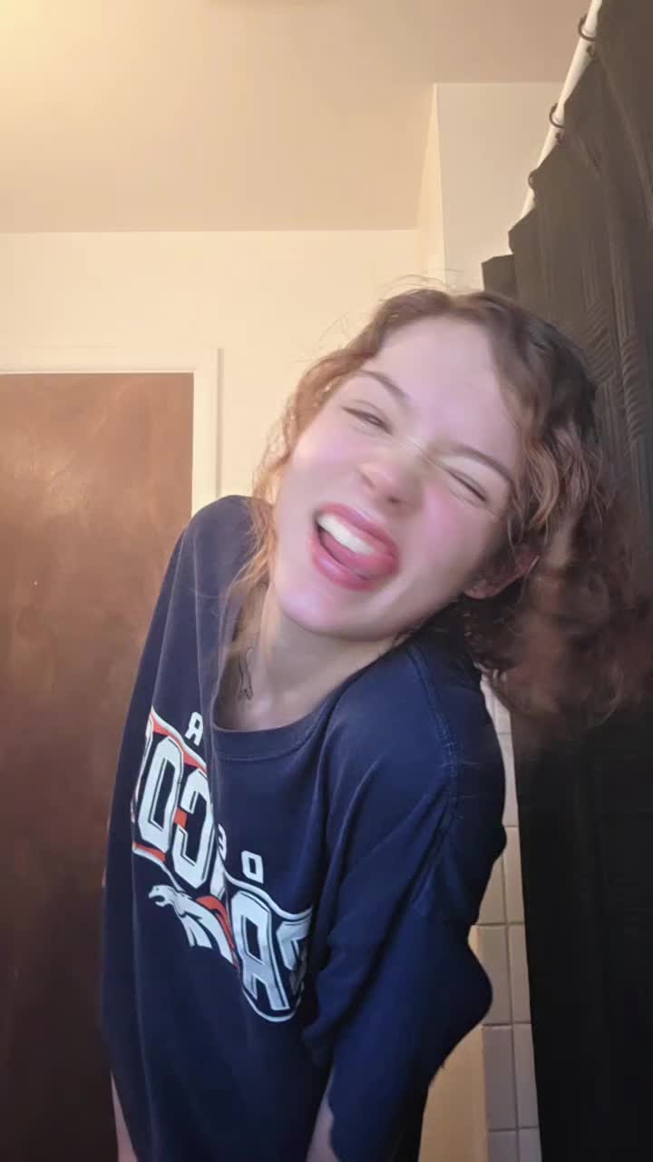 @Queen._.bee