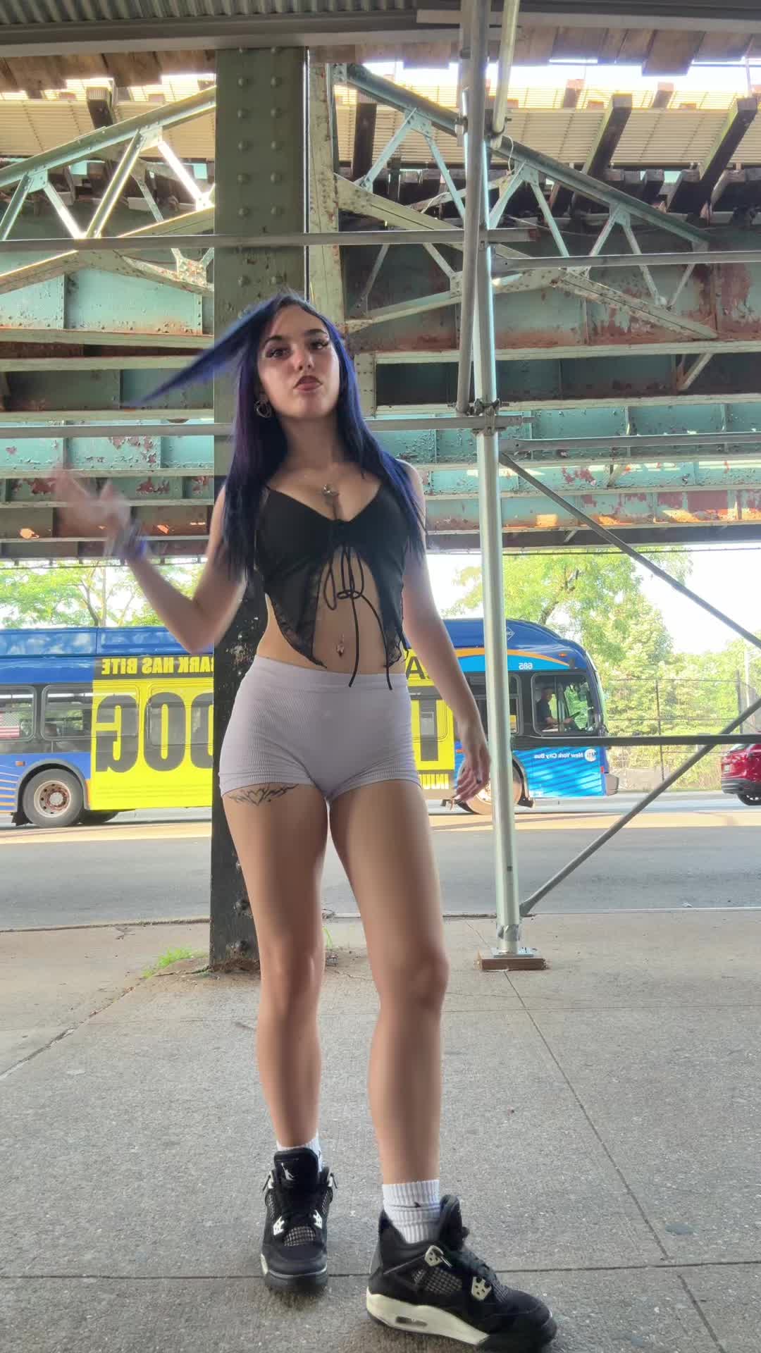 @qh0st1n