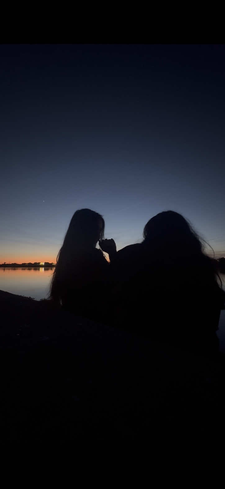 @S U P R I Y A🌙