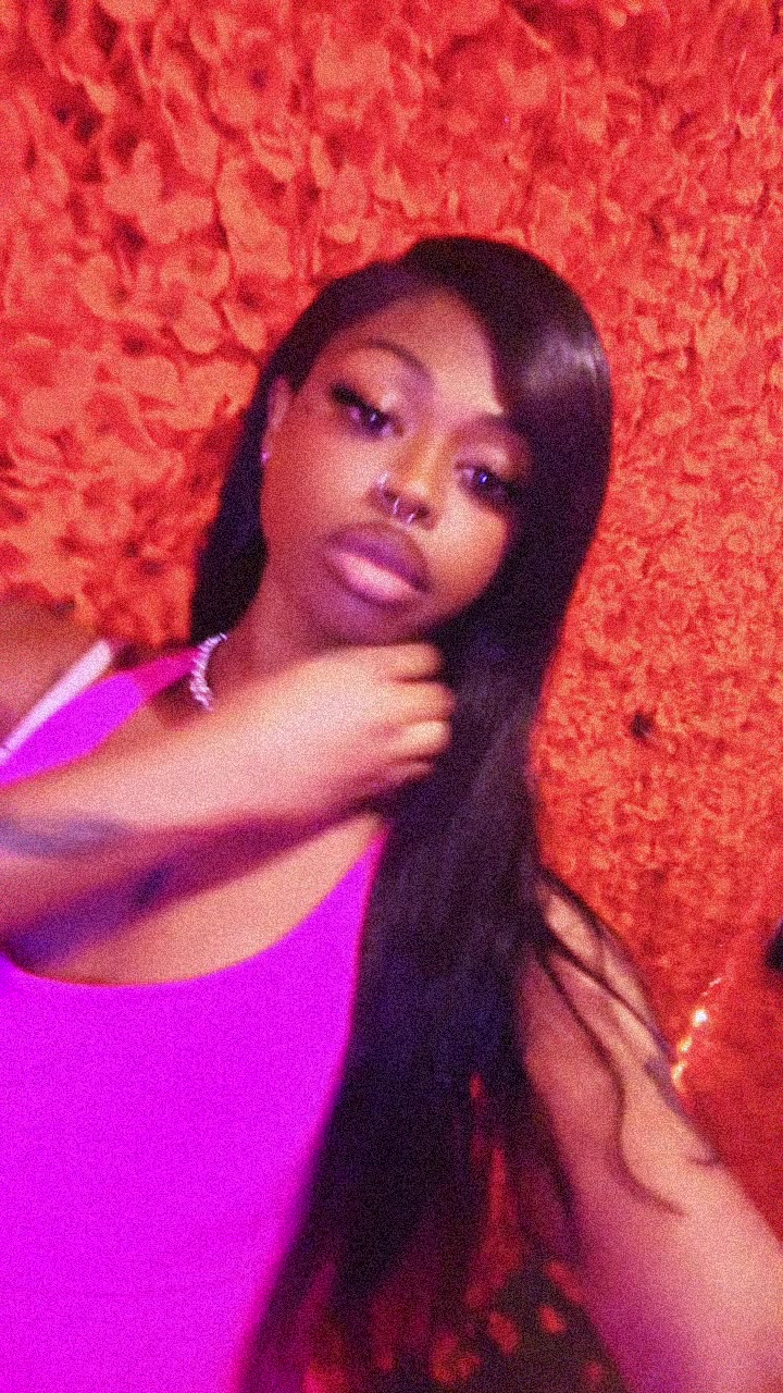 @Mona J. 🎀