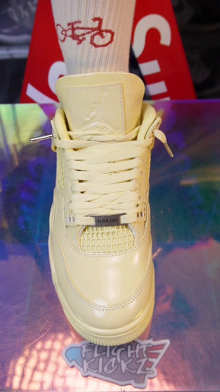 @Lacedsneaker