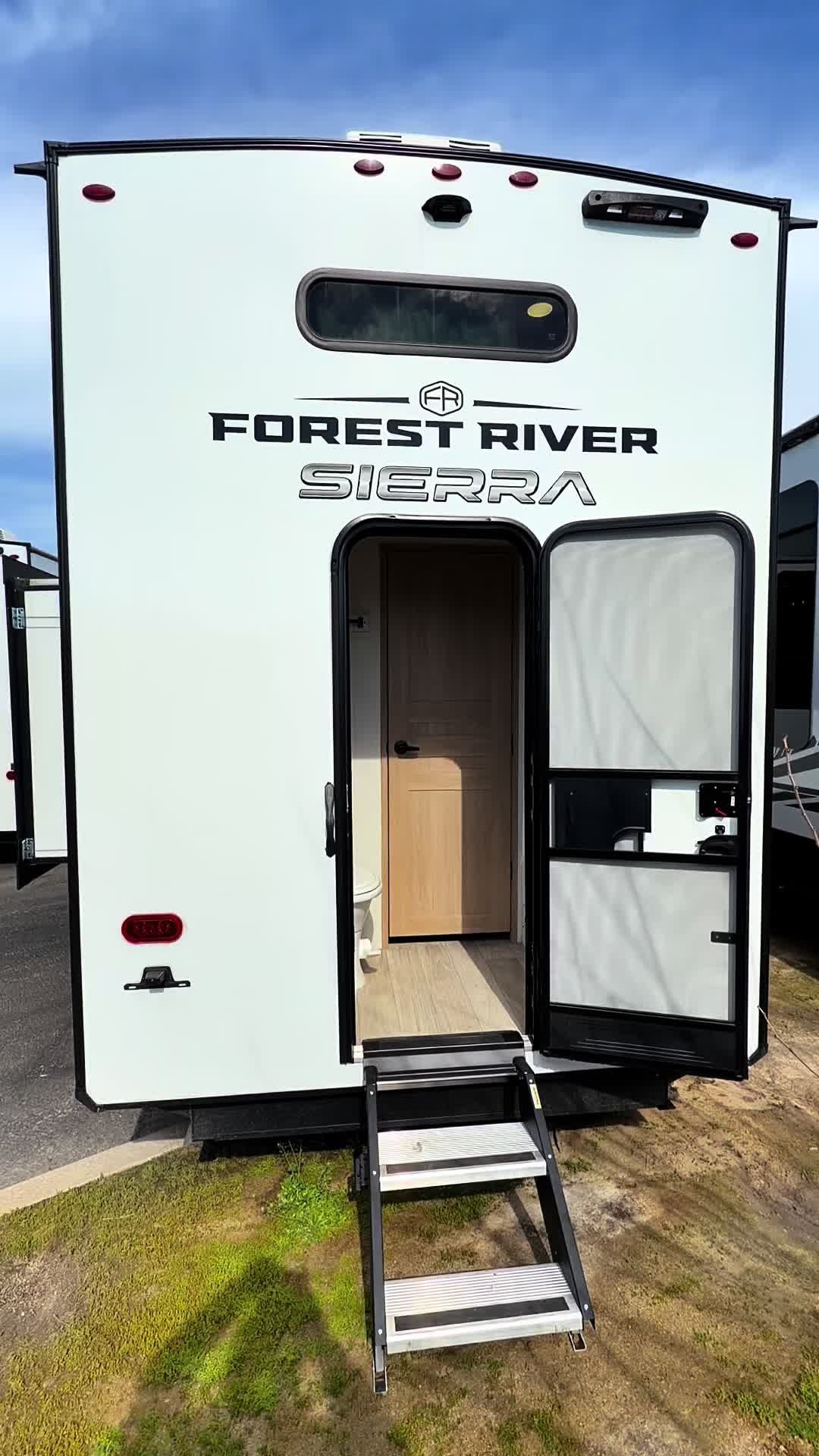 @Angel Sells RVs