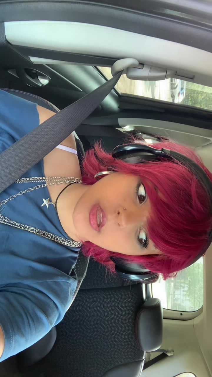 @😼