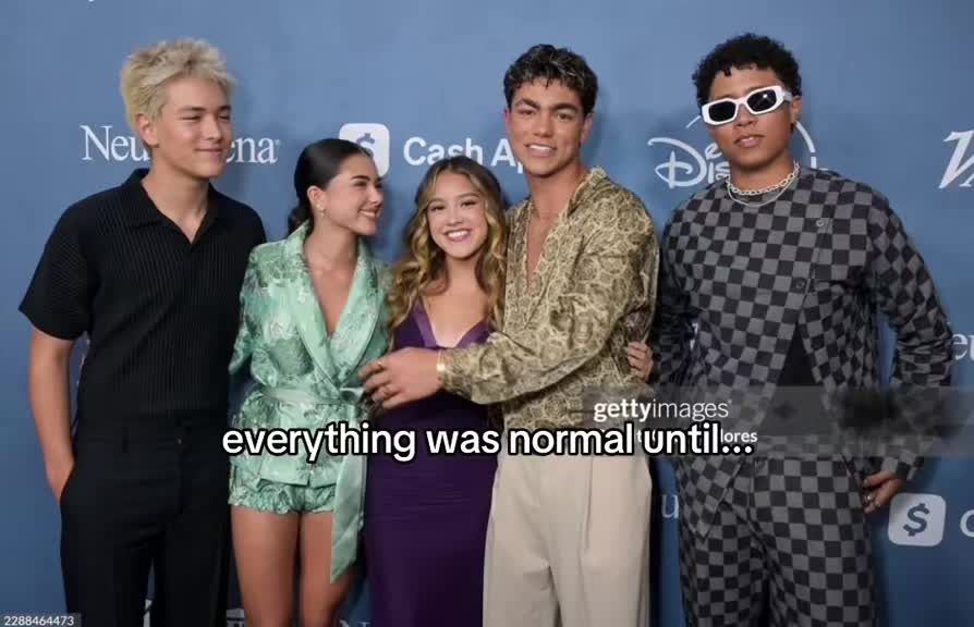 @𑣲⋆