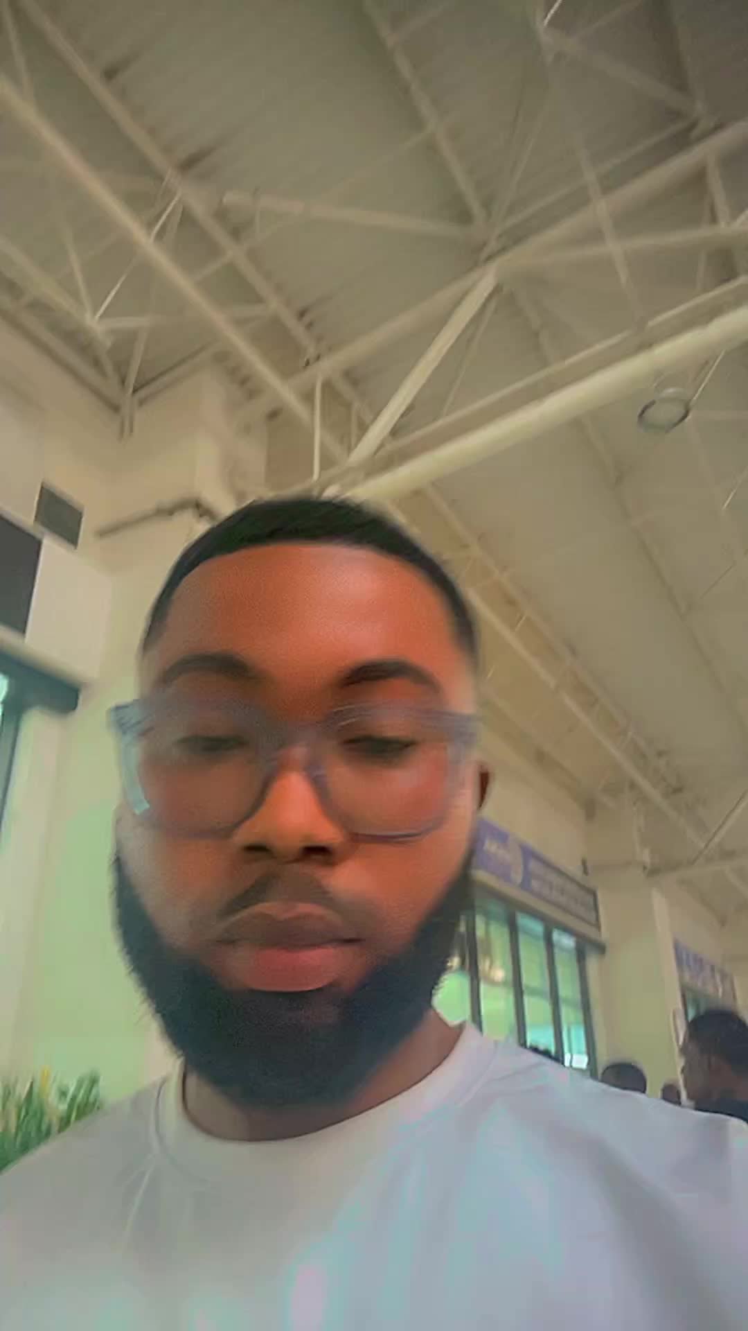 @HUGHES_LARRY 🇬🇭
