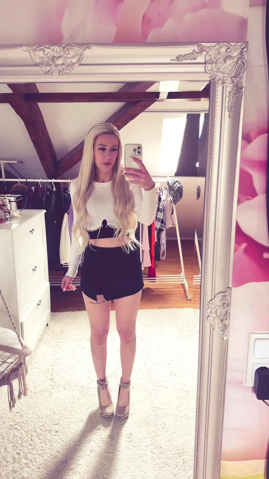 @J1na_J1na_Official_
