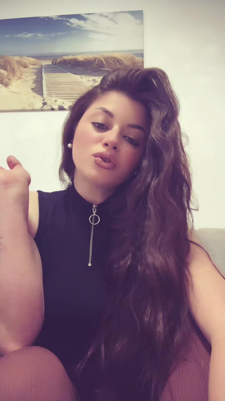 @👸