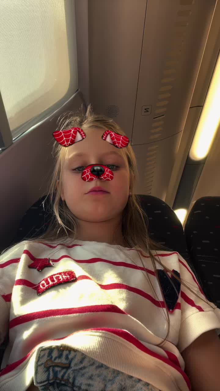 @eliseloewie
