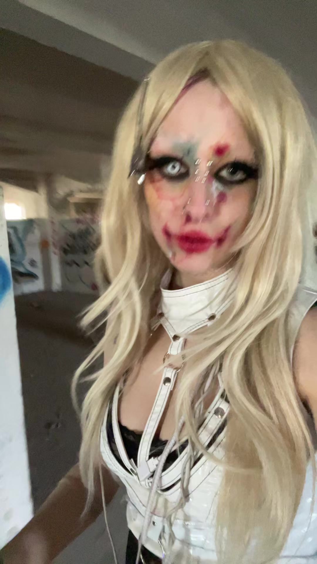 @weirdlywelldressed
