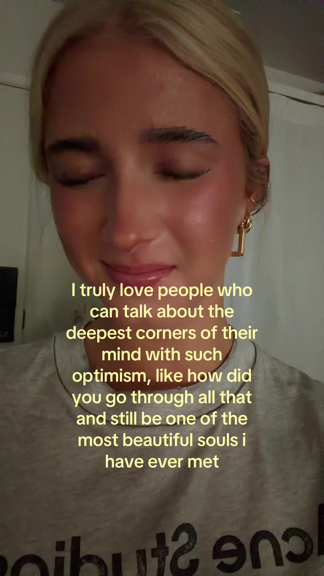 @theelliebarker