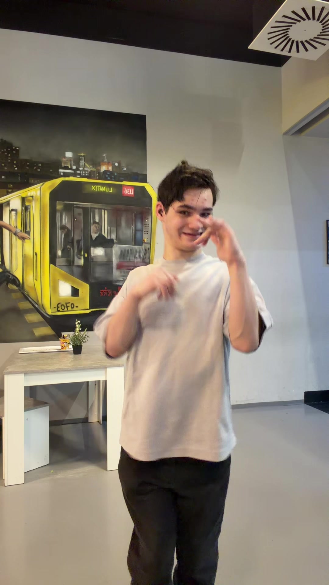 @???