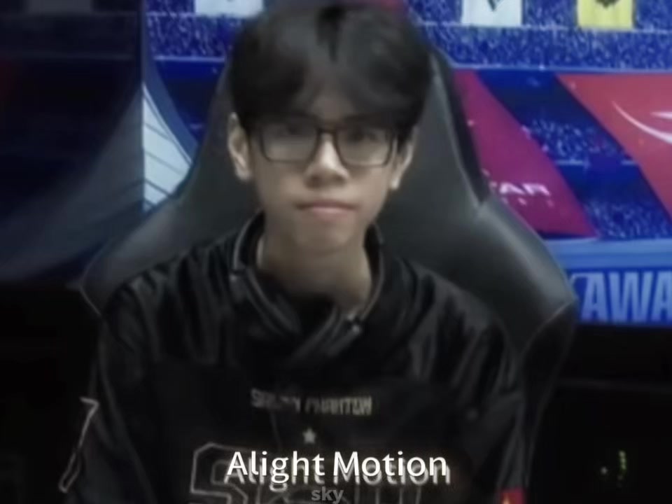 @𝘚𝘬𝘺 khong biet edit🐧