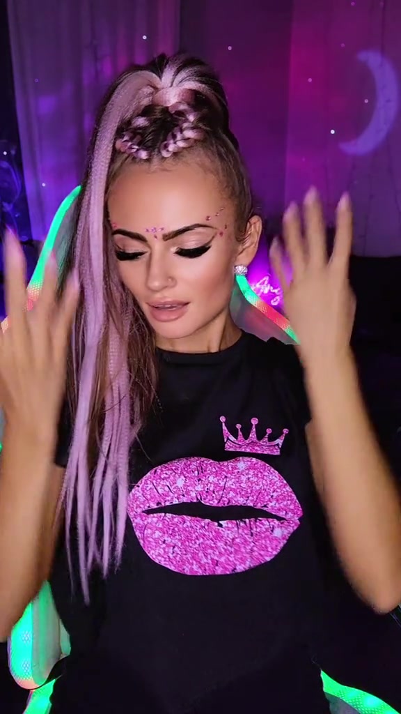 @💎🄰🄽🄶🄴🄻💎