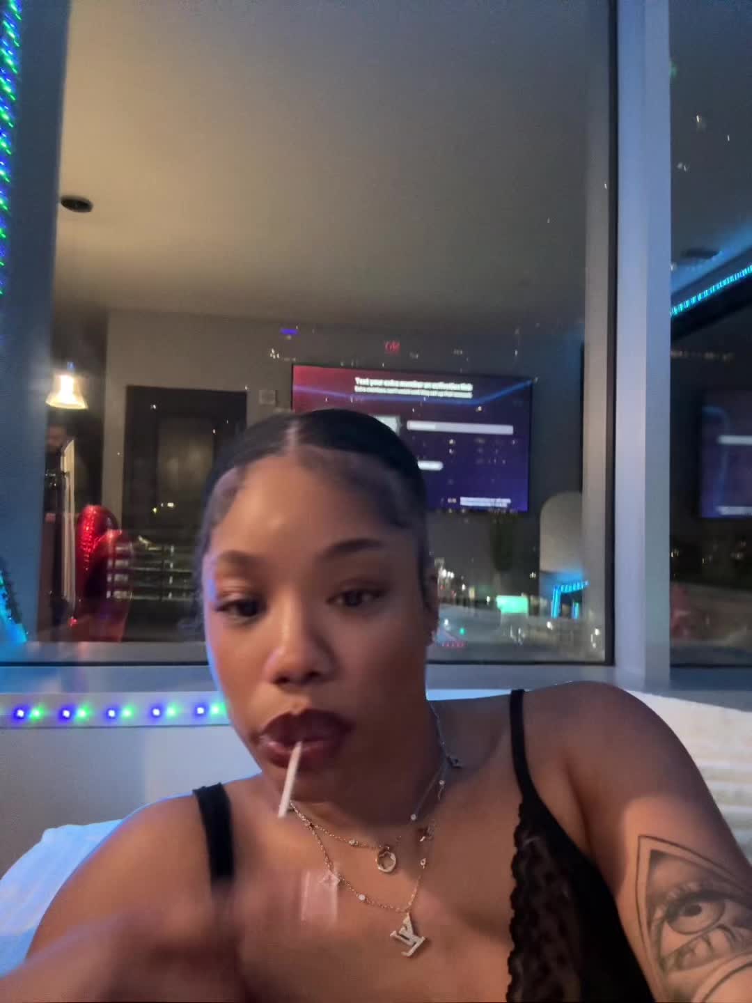 @manipostswhatever