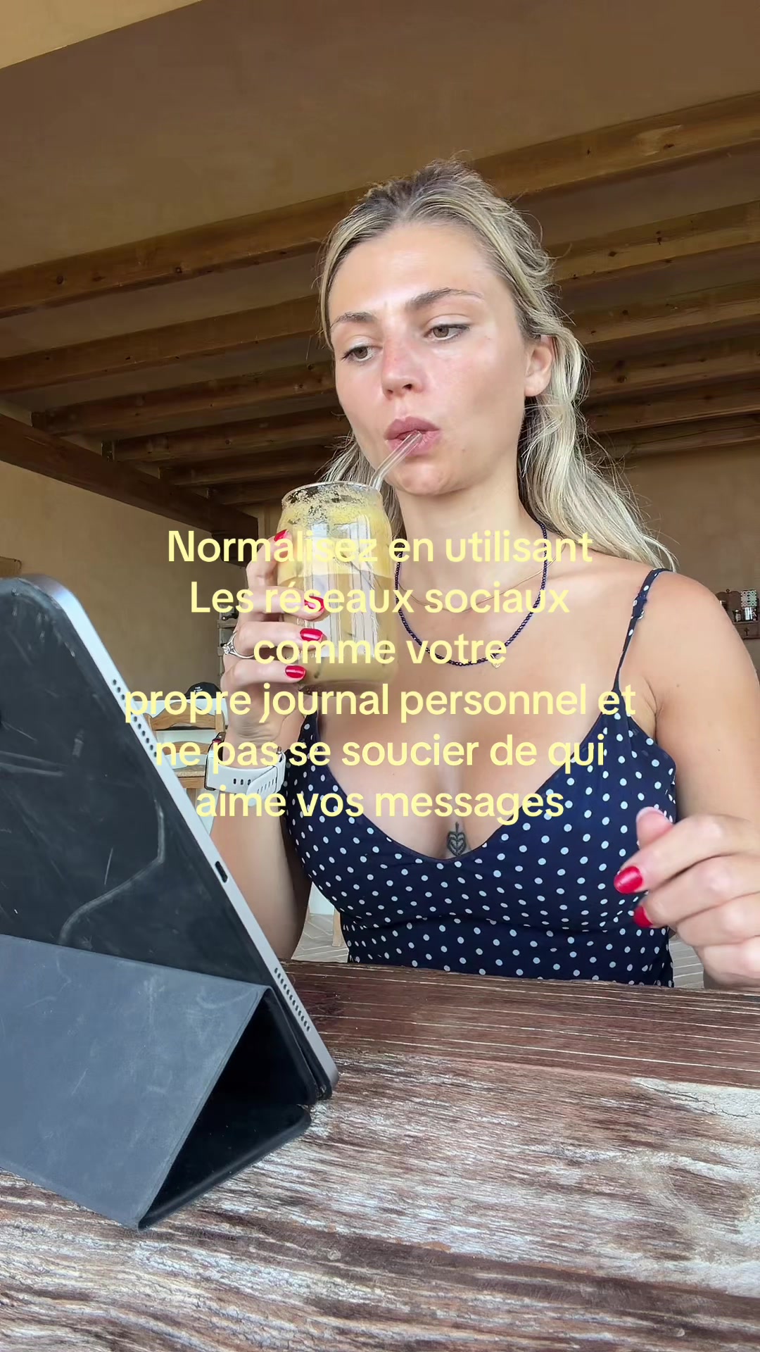 @zoeblondy