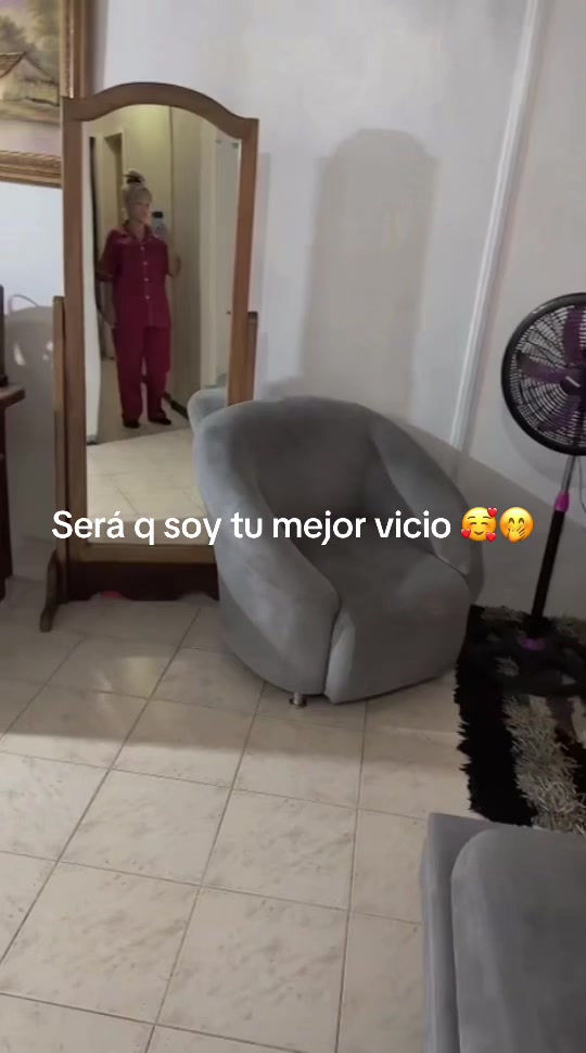 @Vecky25