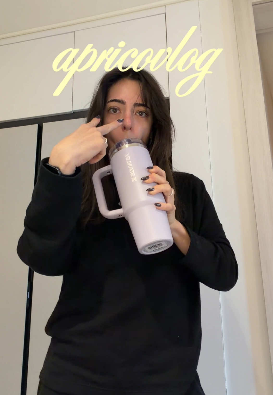 @apricotmaxine