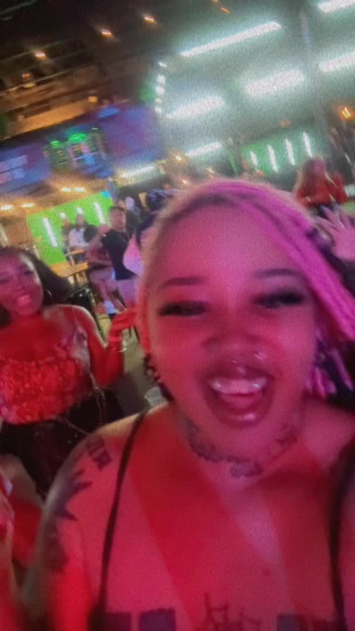 @BluuBerriYumYum