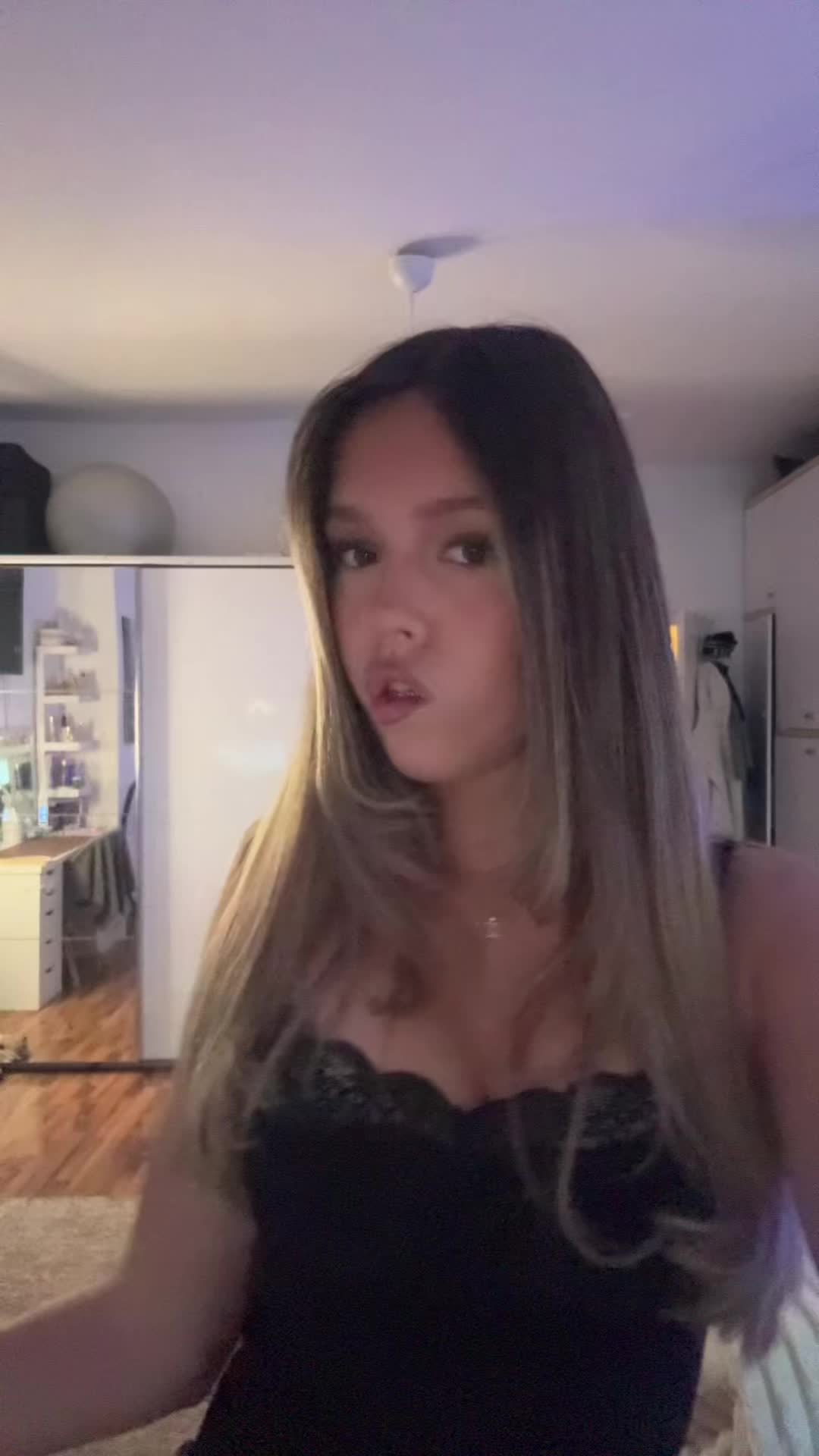 @77.valentinaaa