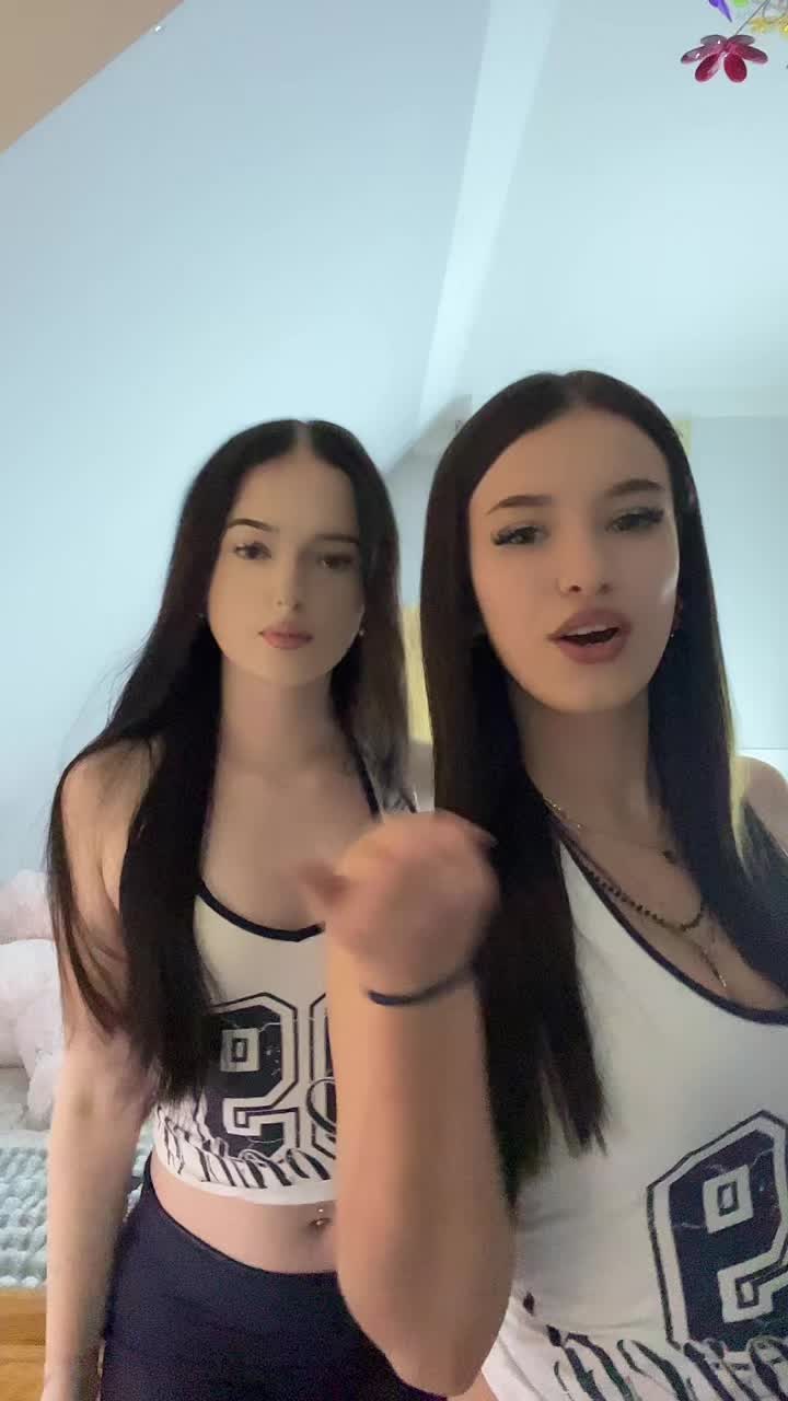 @juicy$$twins