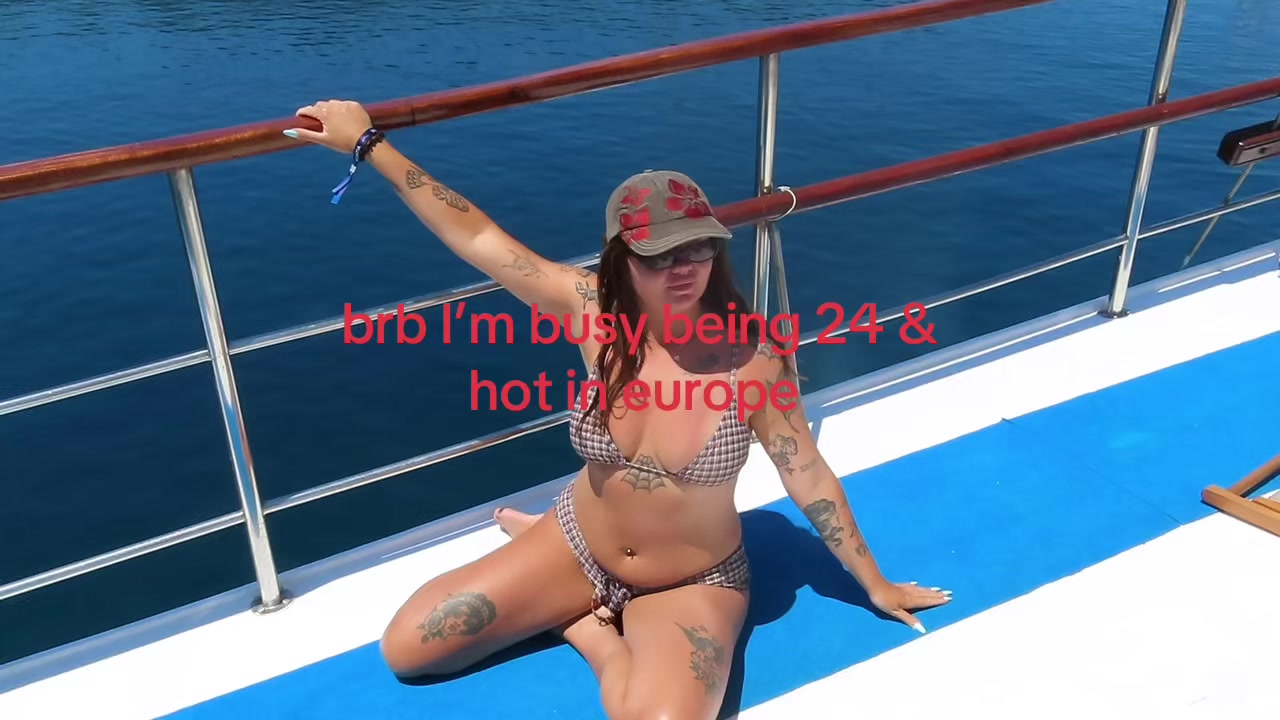 @✶ ella ✶