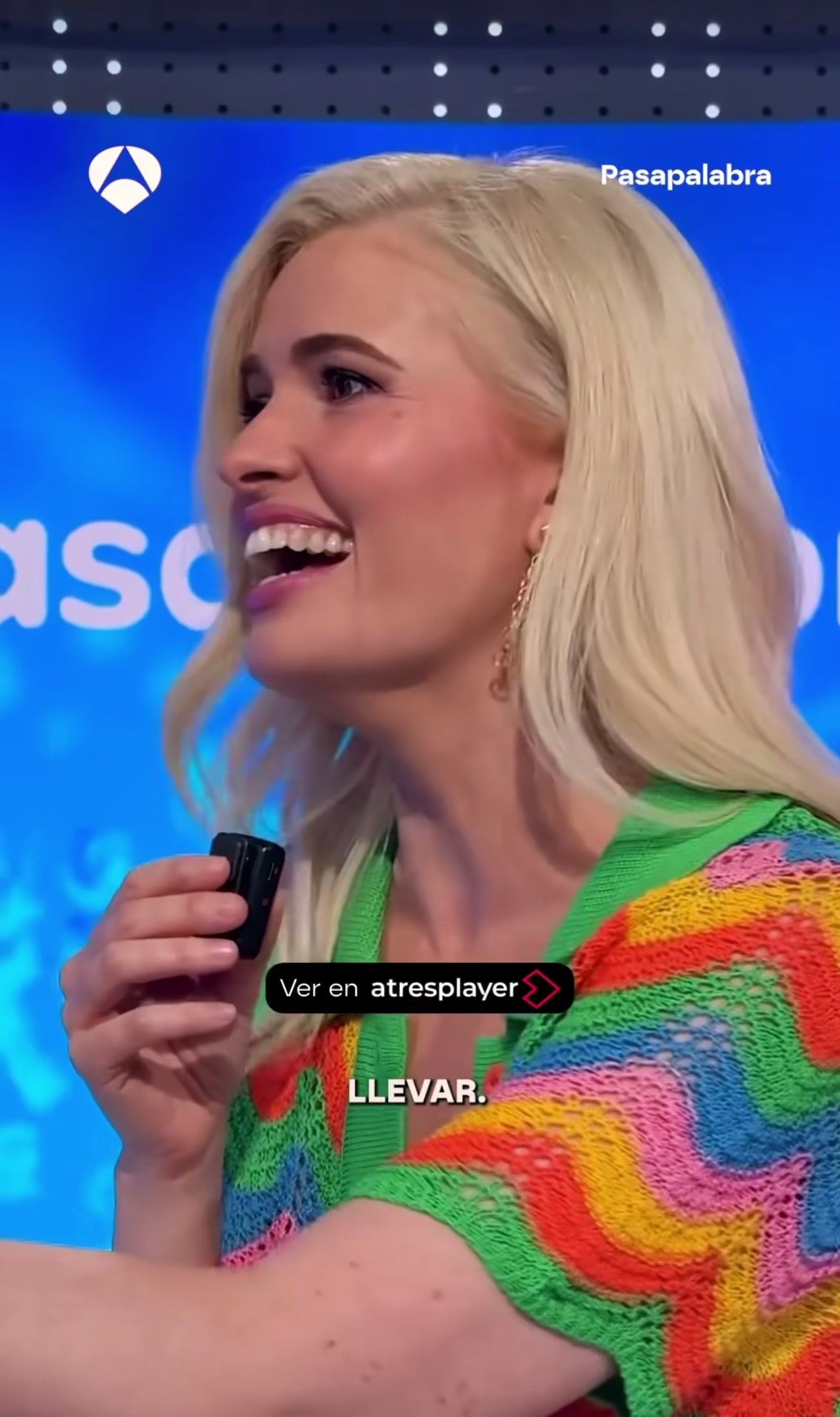 @AdrianaAbenia