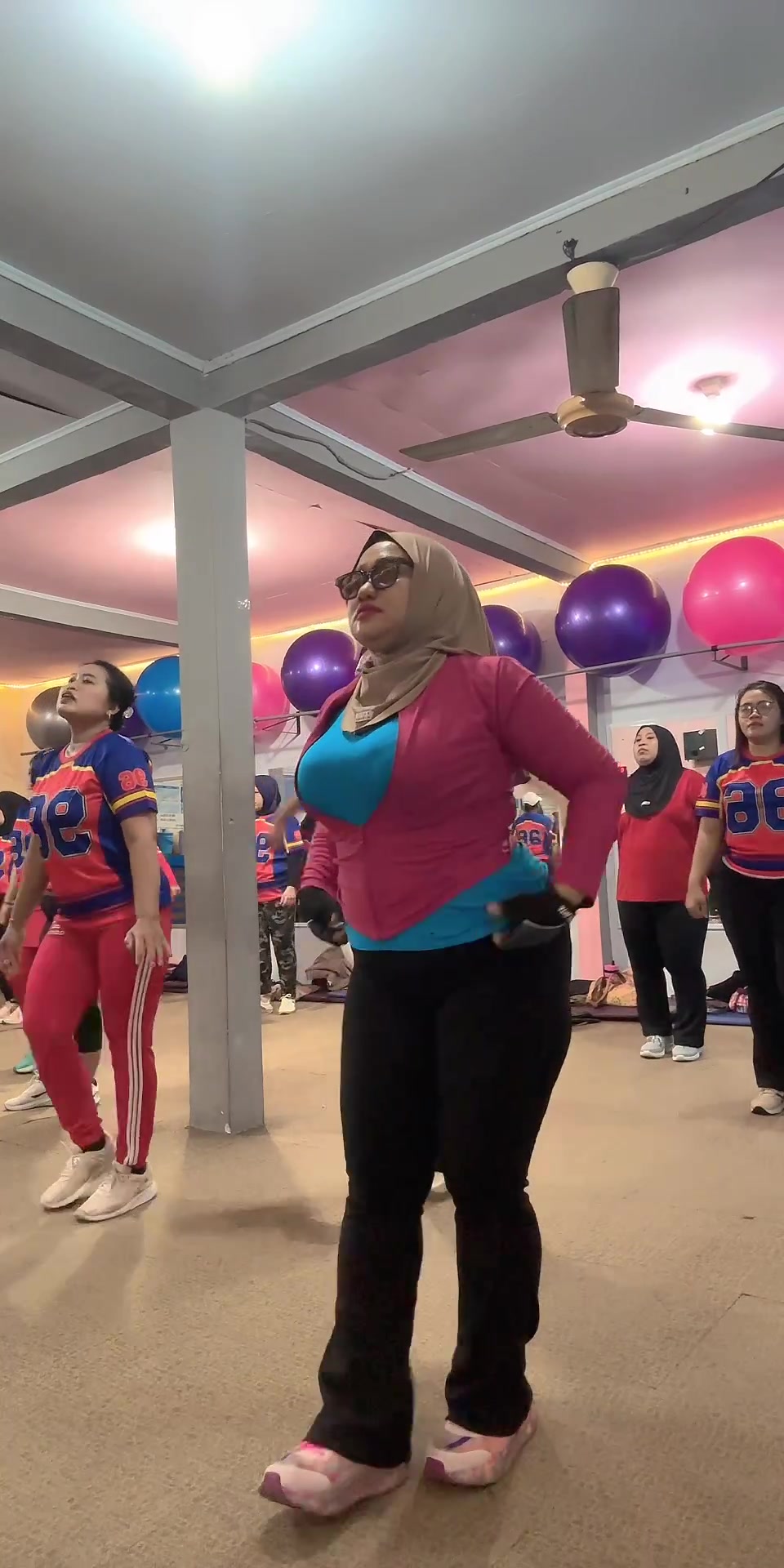 @momihzahwavarel