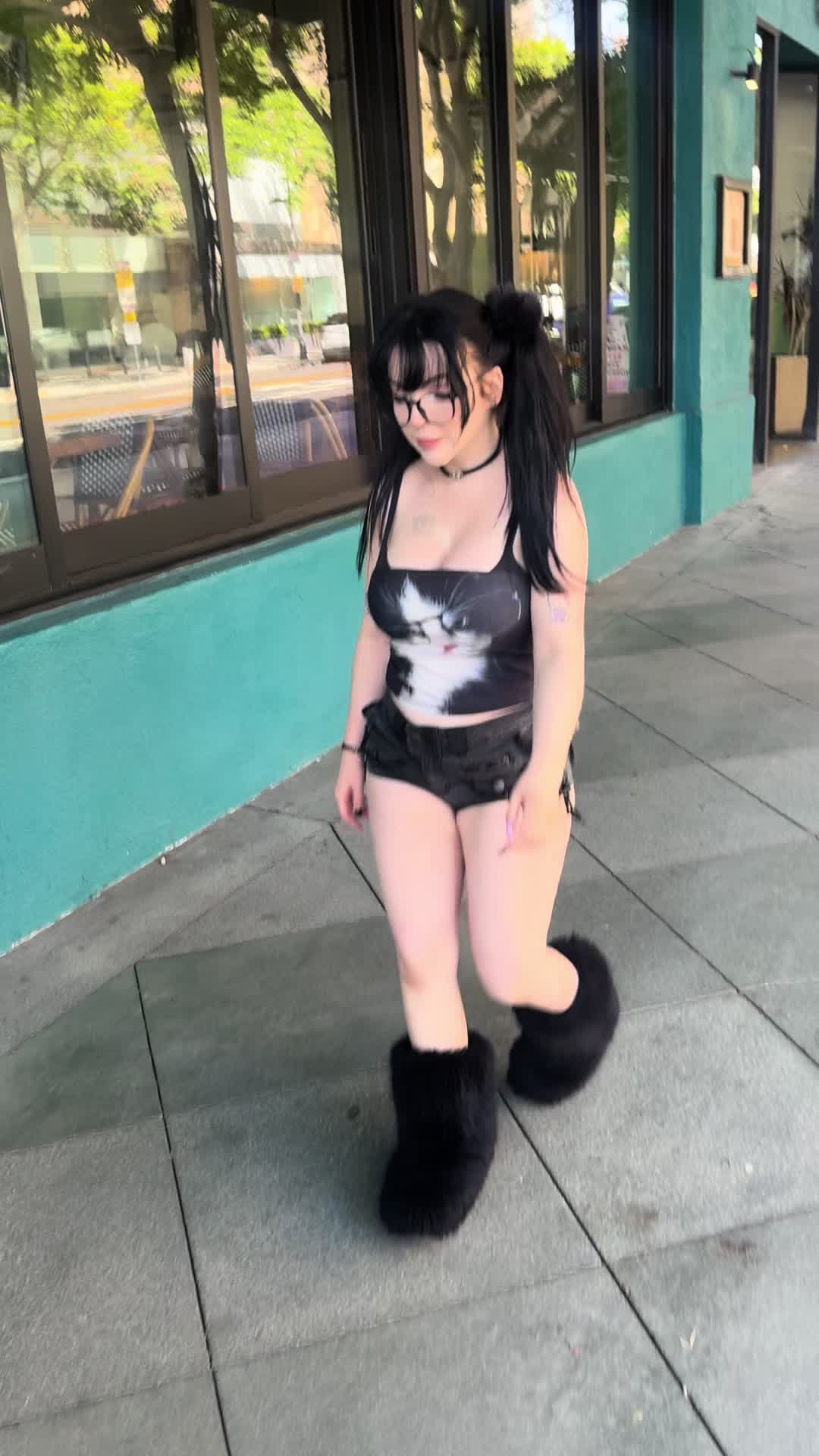 @Charli