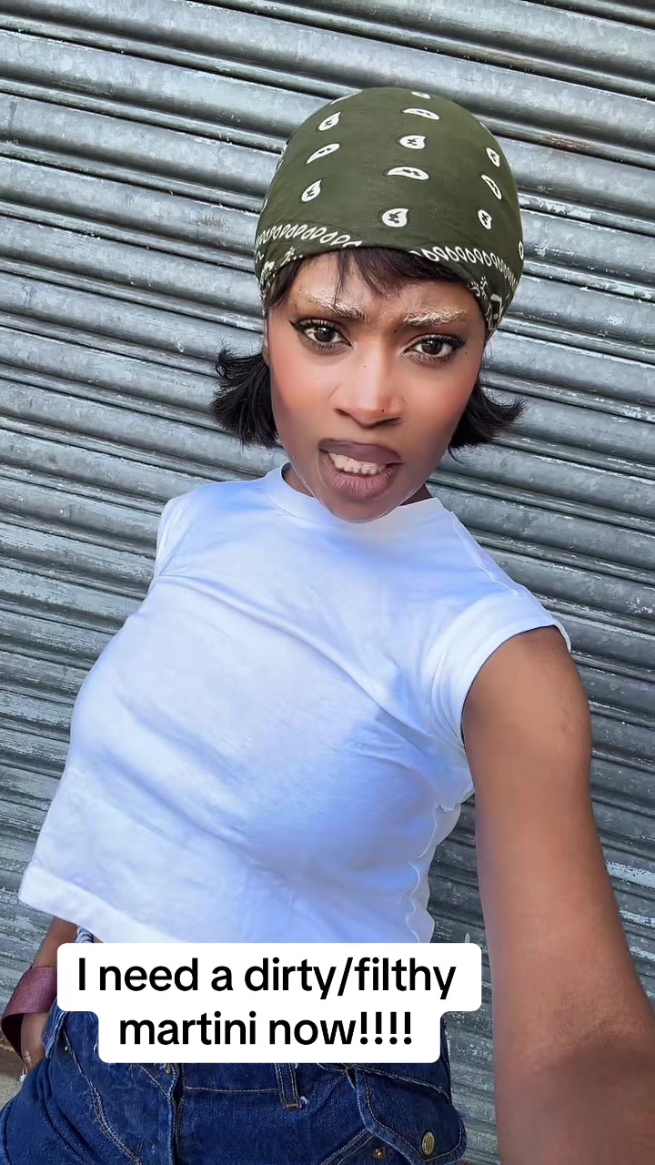 @Ugly Girl | Fashion Archivist