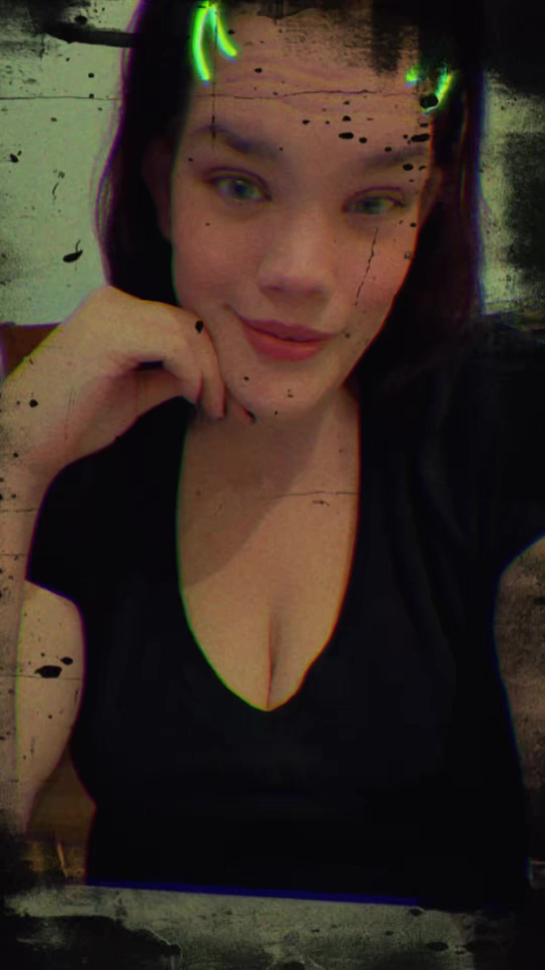 @Chaos_And_Roses89