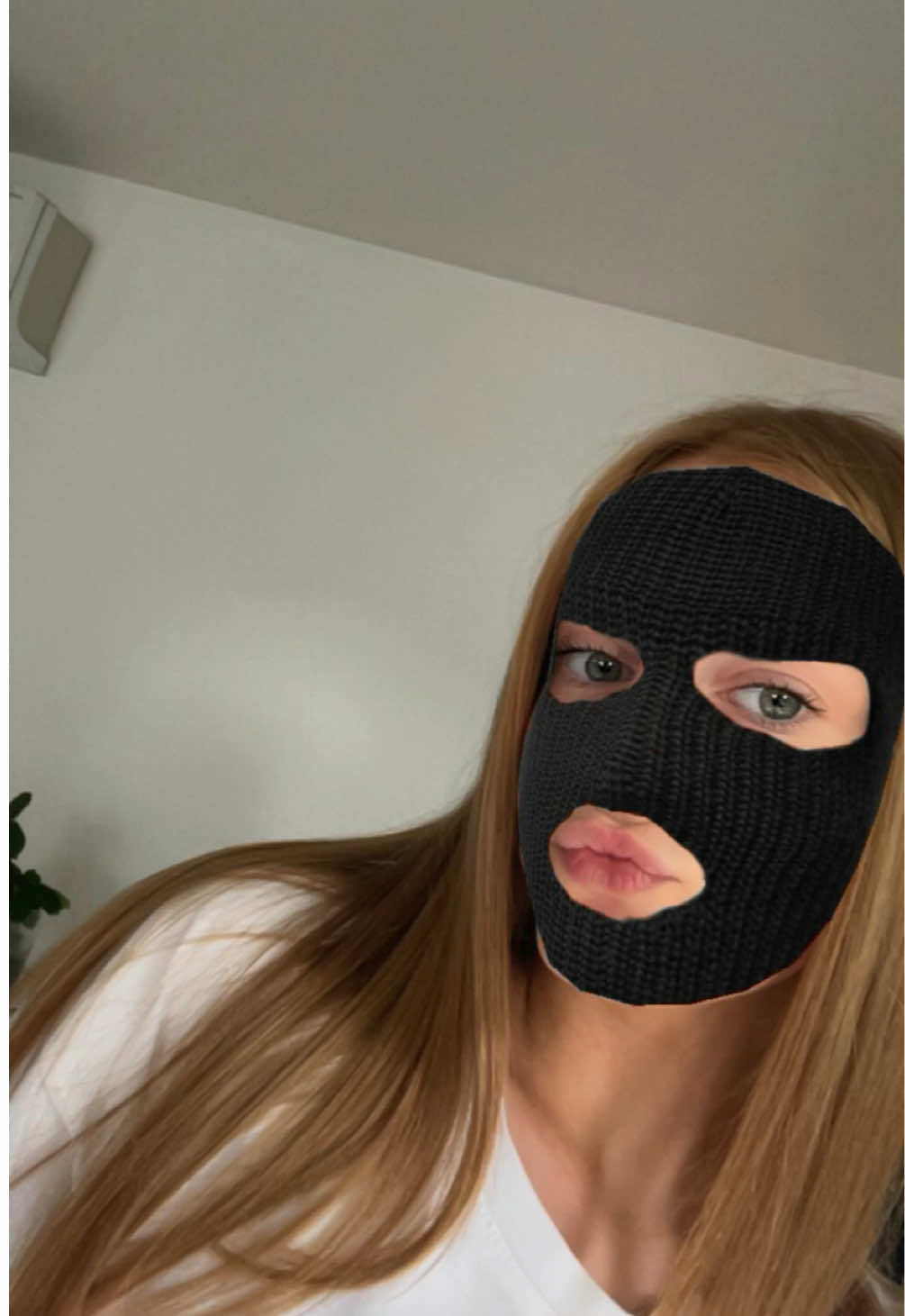 @𝐩𝐫𝐢𝐯