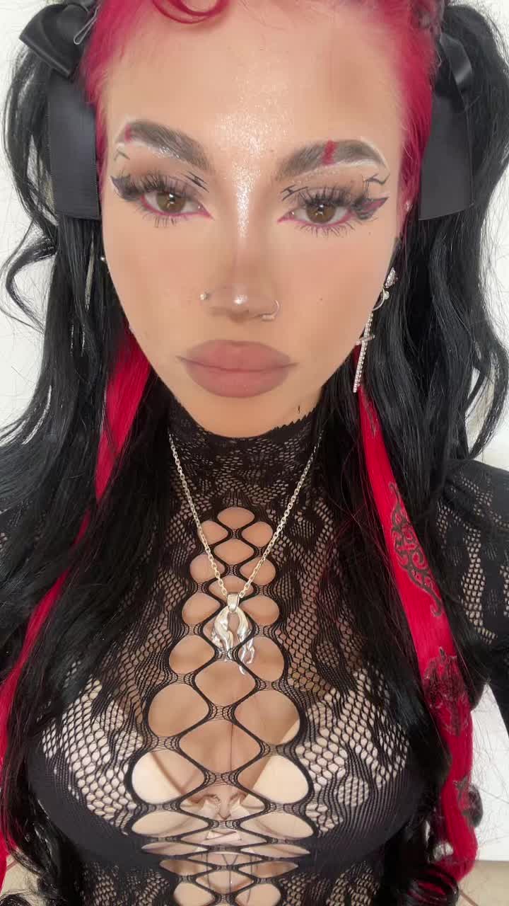 @pandoralora