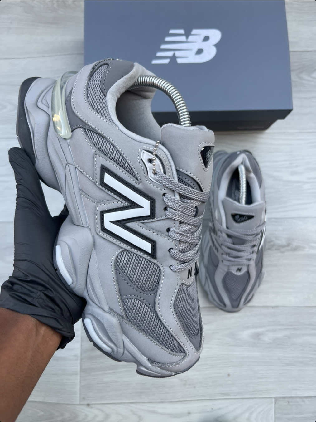 @SNEAKER 🥷