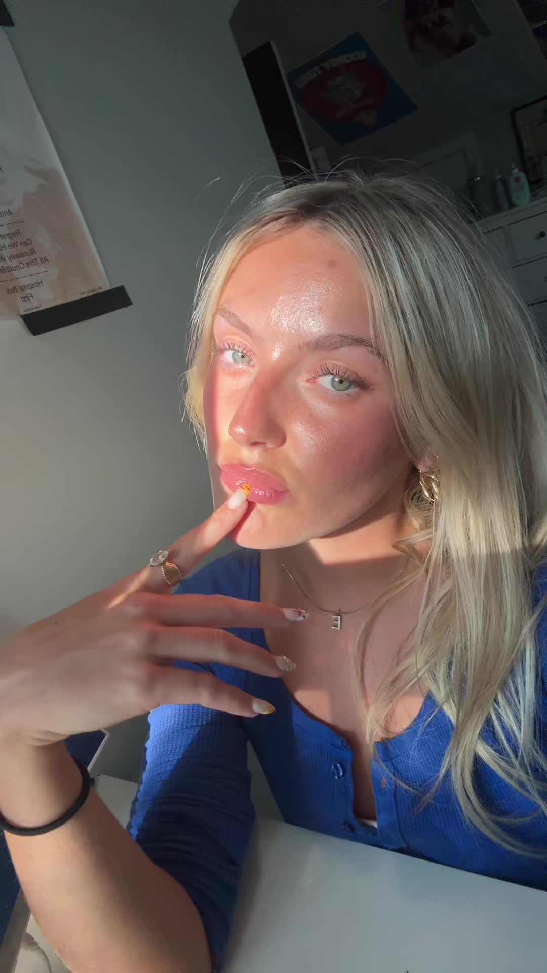@Ella