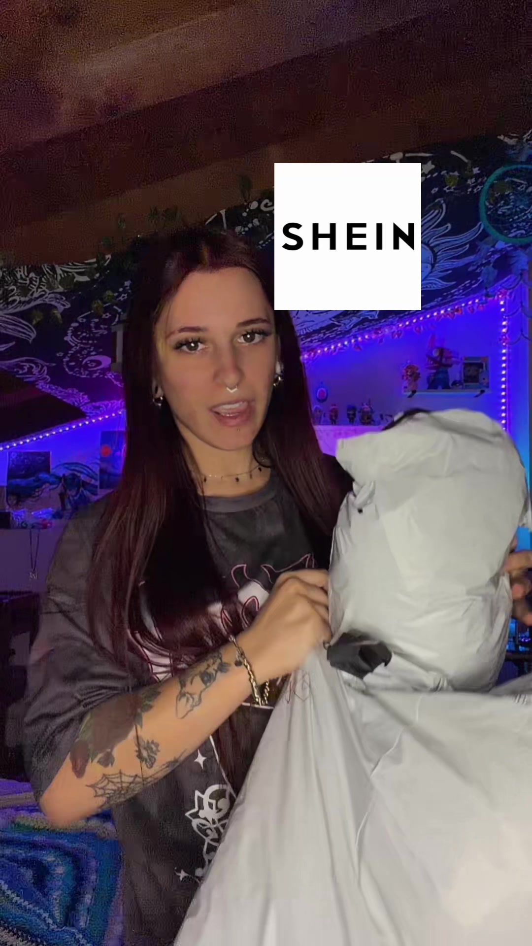 @shania