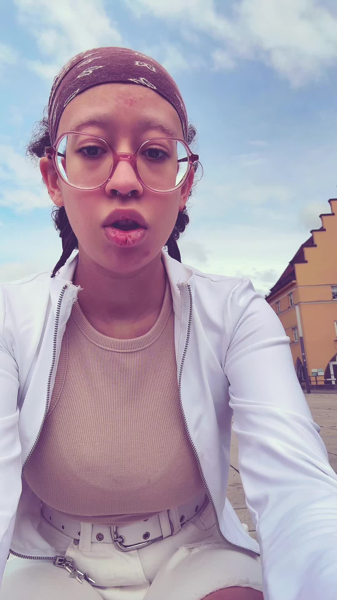 @Jayloo