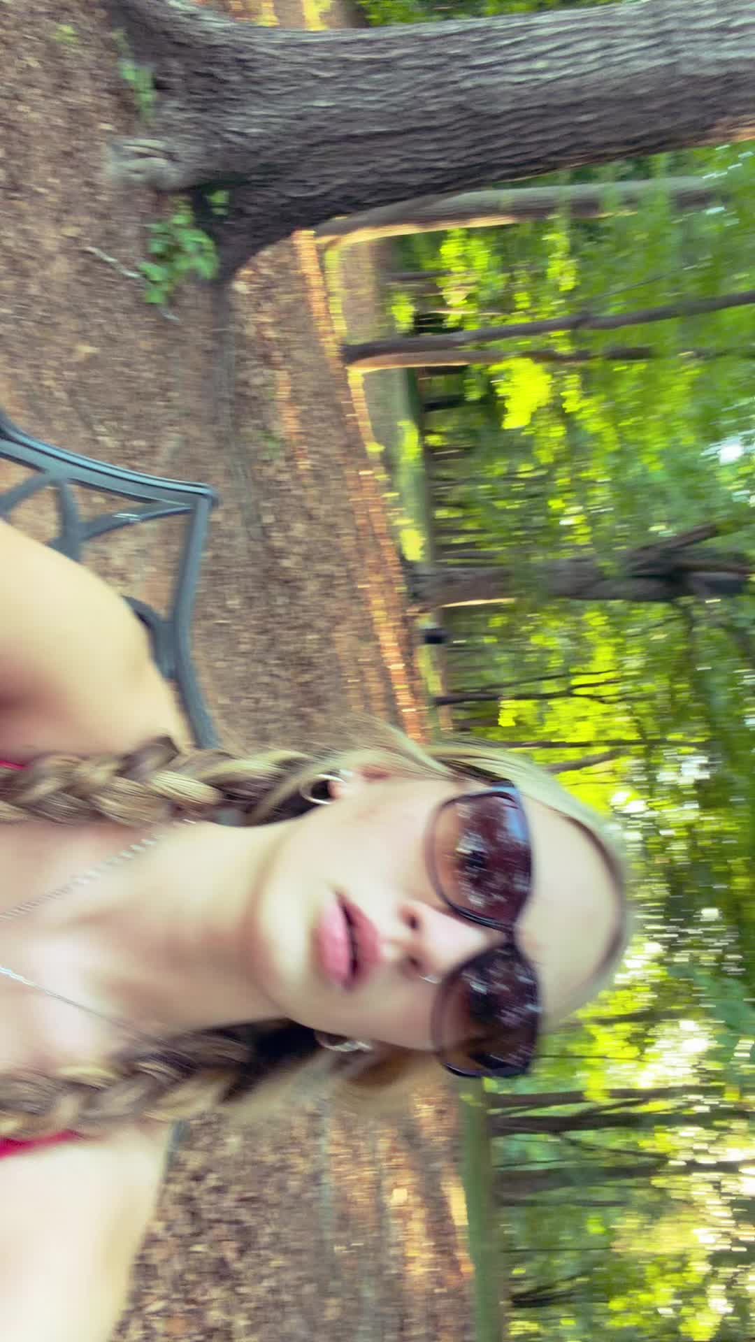@vivianleake1